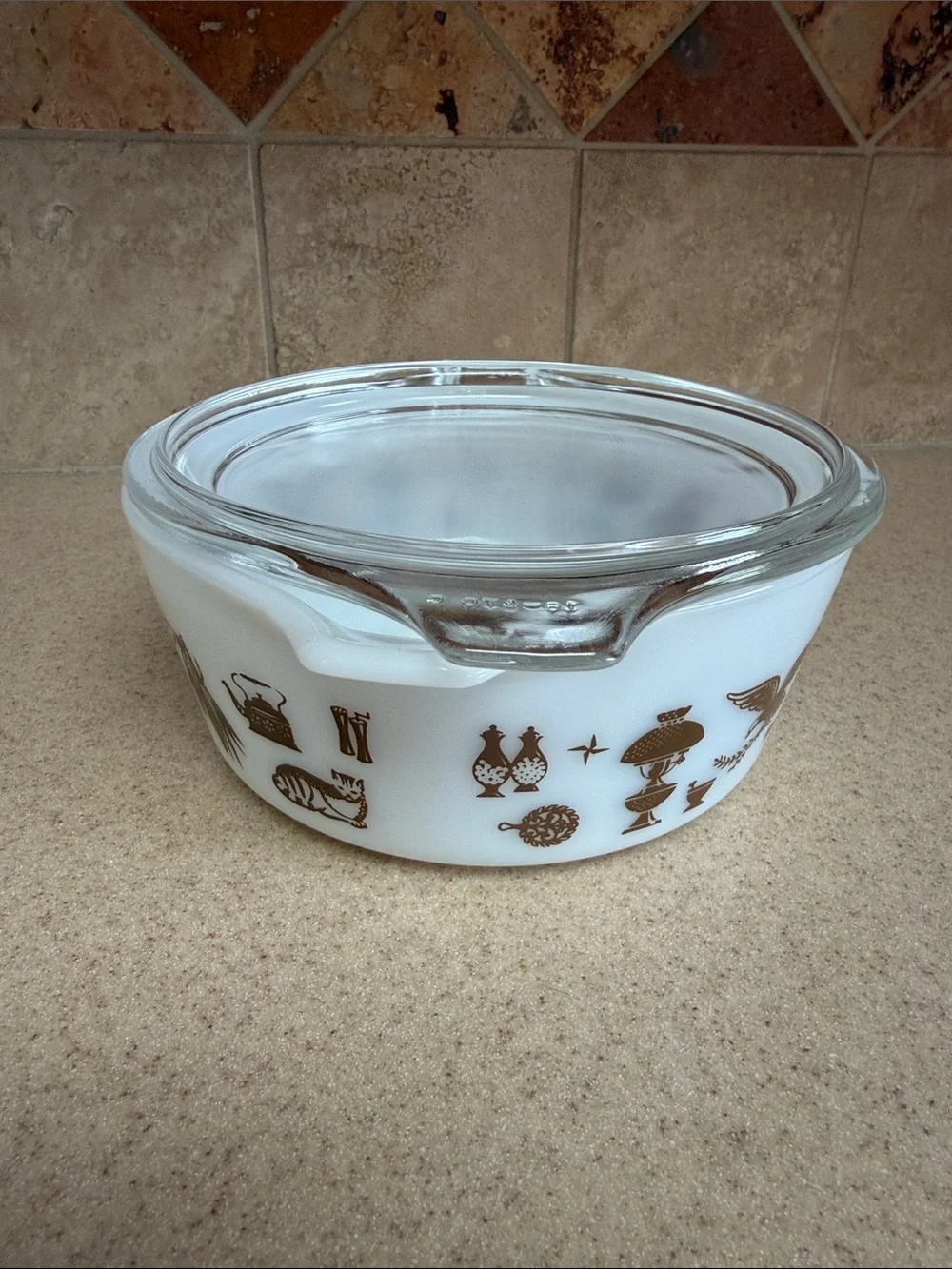 Pyrex been three set